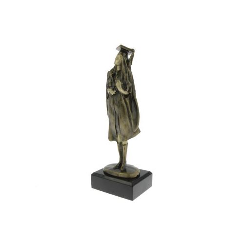 Statuetka Absolwentka Tryumf