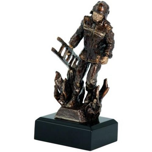 Figurka odlewana - strażak  RTYR3768/BR
