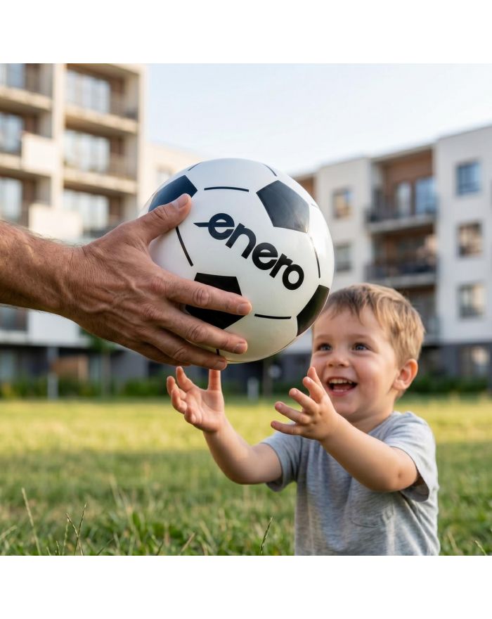 PIŁKA NOŻNA WINYLOWA BIEDRONKA SOCCER BIAŁO CZARNA 21CM 85G ENERO